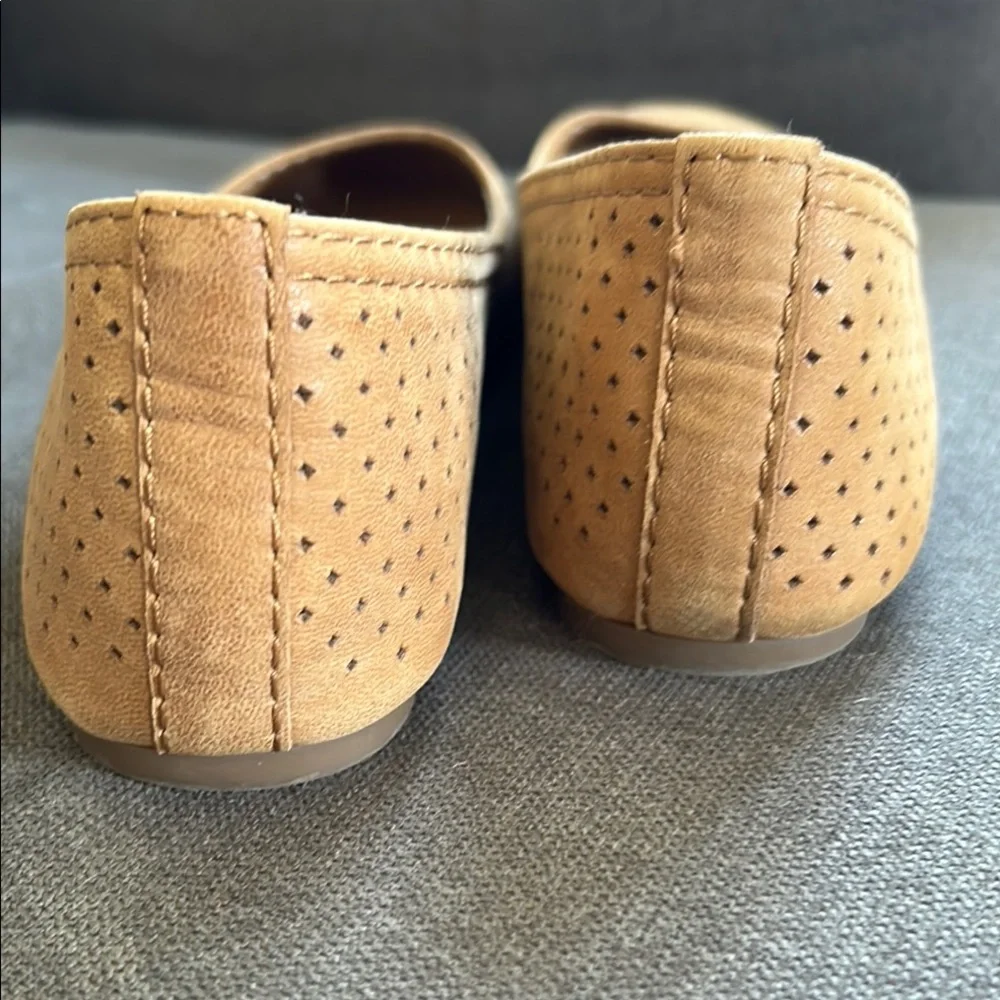 Lucky Brand Tan Perforated Flats - Picture 4 of 6